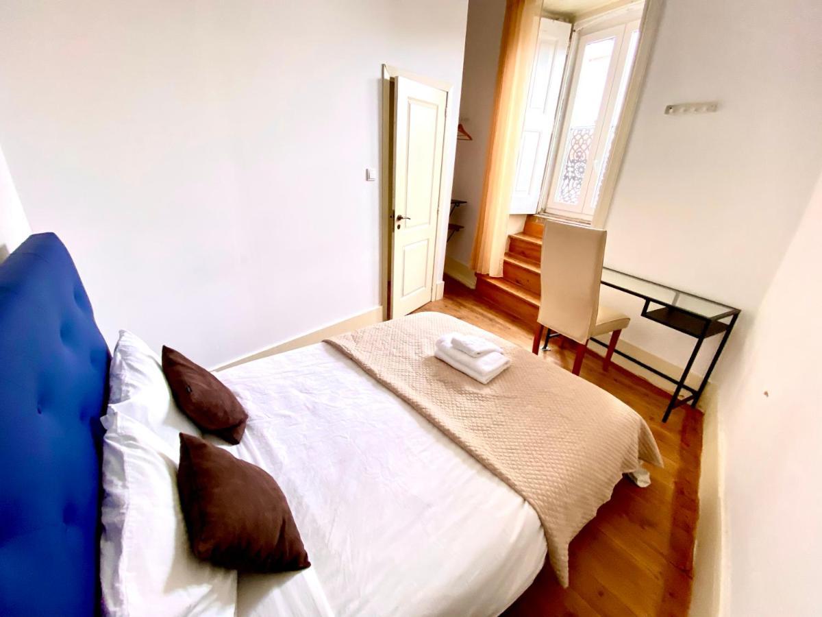 Nature Chiado 2- Cozy Little Double Room With Shared Bathroom ลิสบอน ภายนอก รูปภาพ